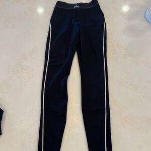 ALO Yoga Airlift High-Waist Suit Up Legging in Black/White